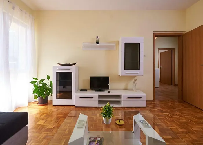 Apartments Lara