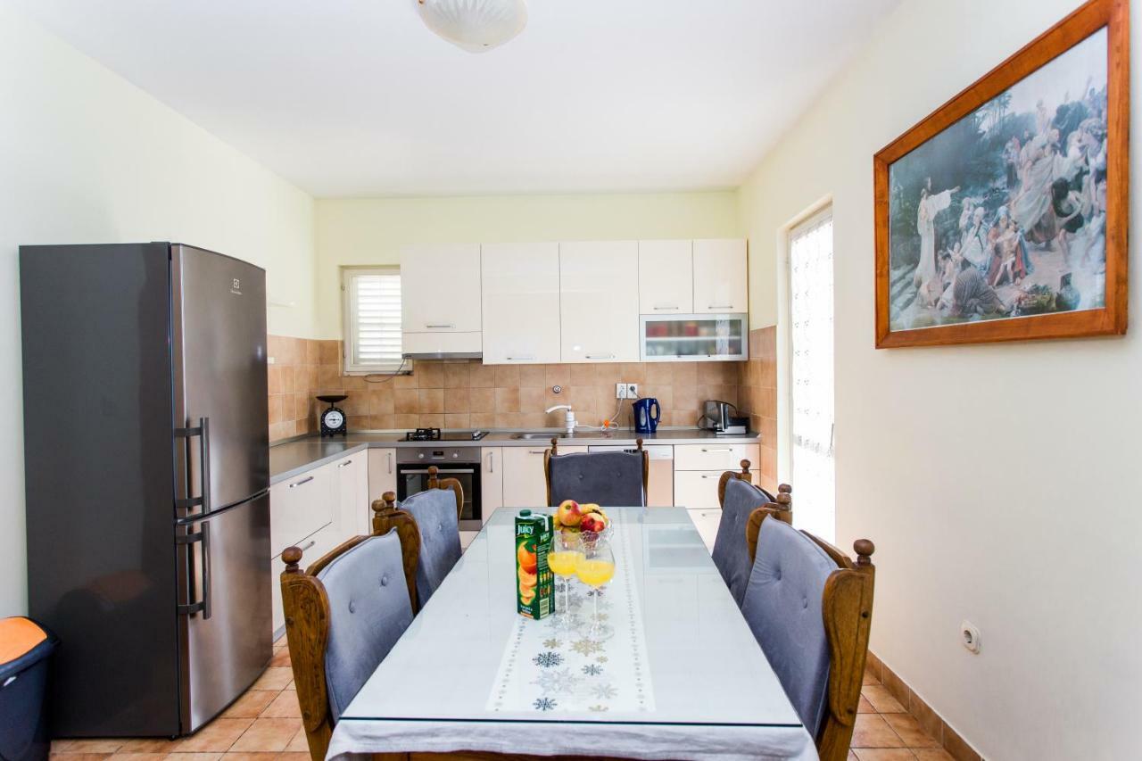 Apartment Lara Stobrec