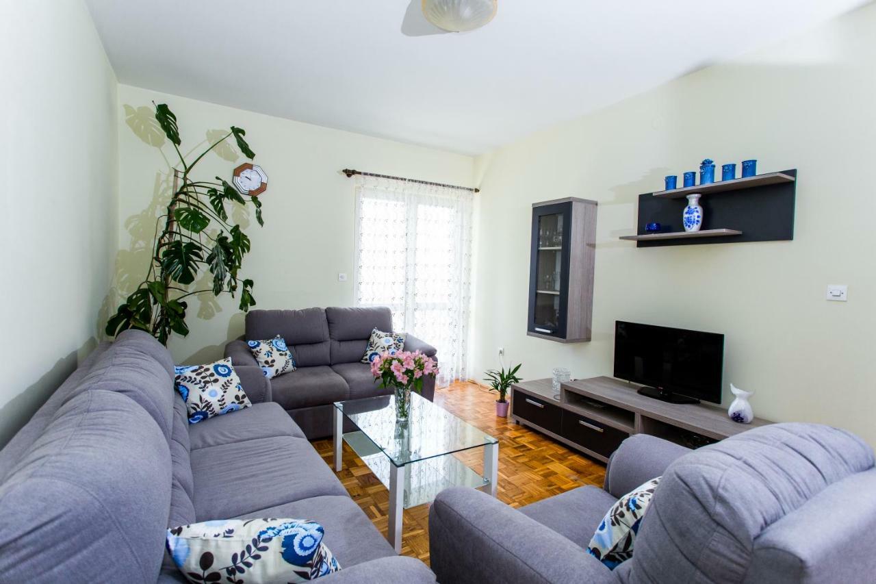 Lara Apartment