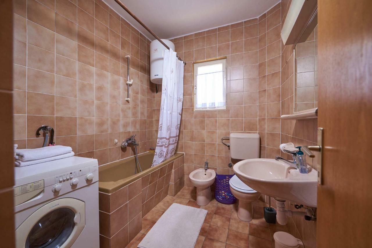 Lara Apartment