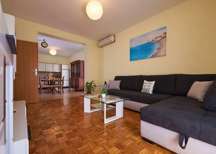 Apartments Lara