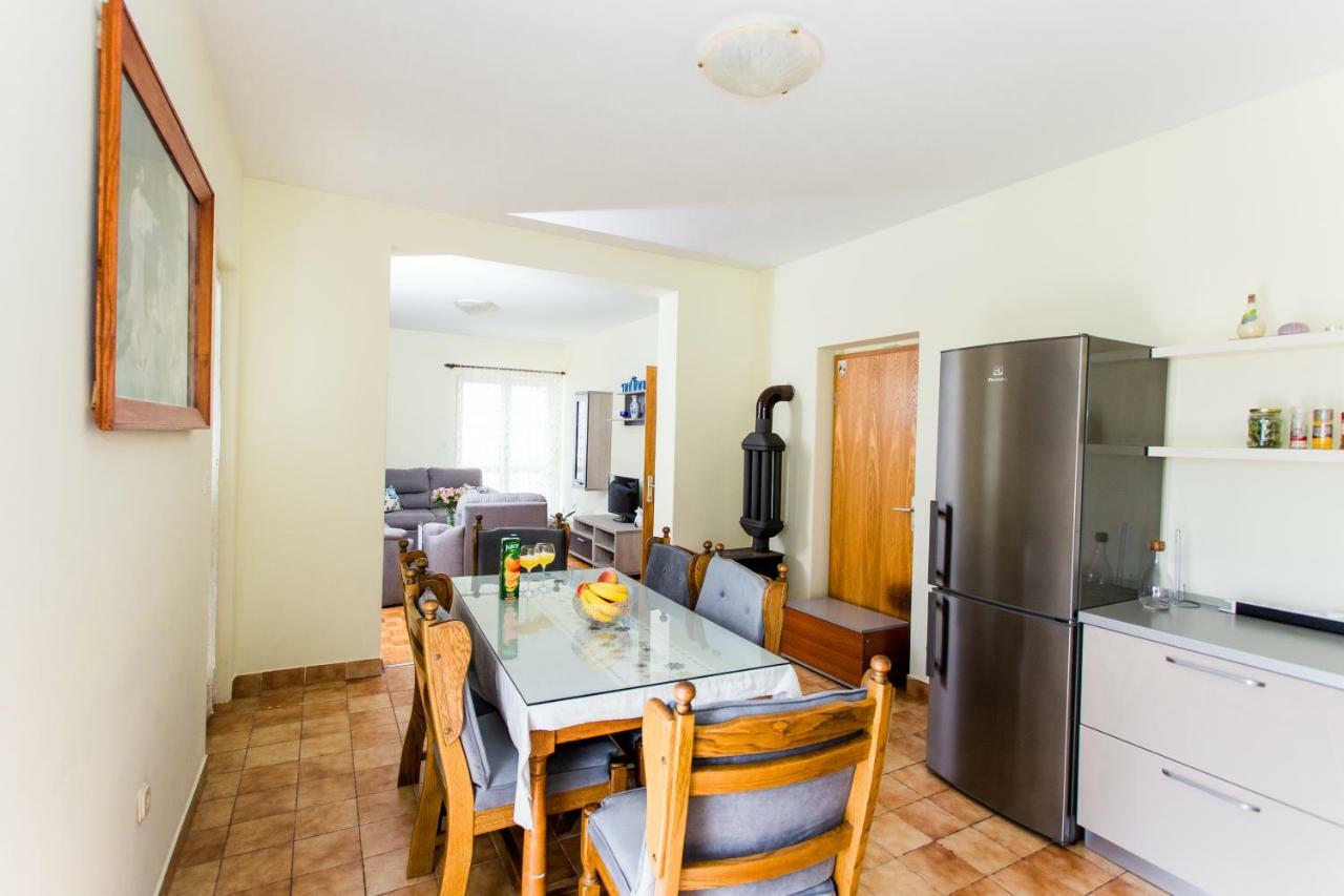 Apartament Lara *